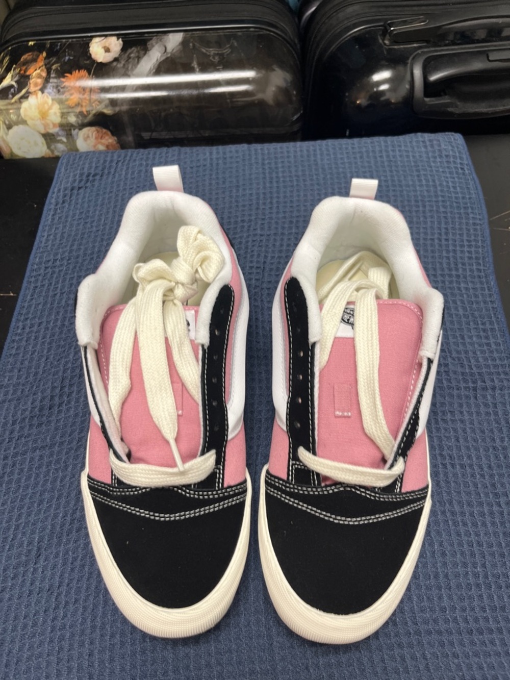 Vans Knu Skool Pink and Black Sneakers - Picture 5 of 7